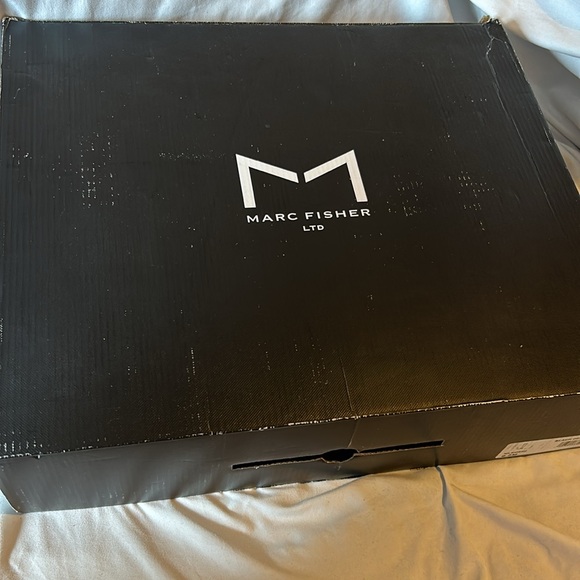 New Marc Fisher knee-high boots size 8.5 - Picture 7 of 8